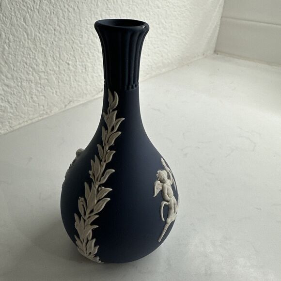 Antique Wedgwood Jasperware Bud Vase in Portland Blue and Cream (5") England - Picture 4 of 13